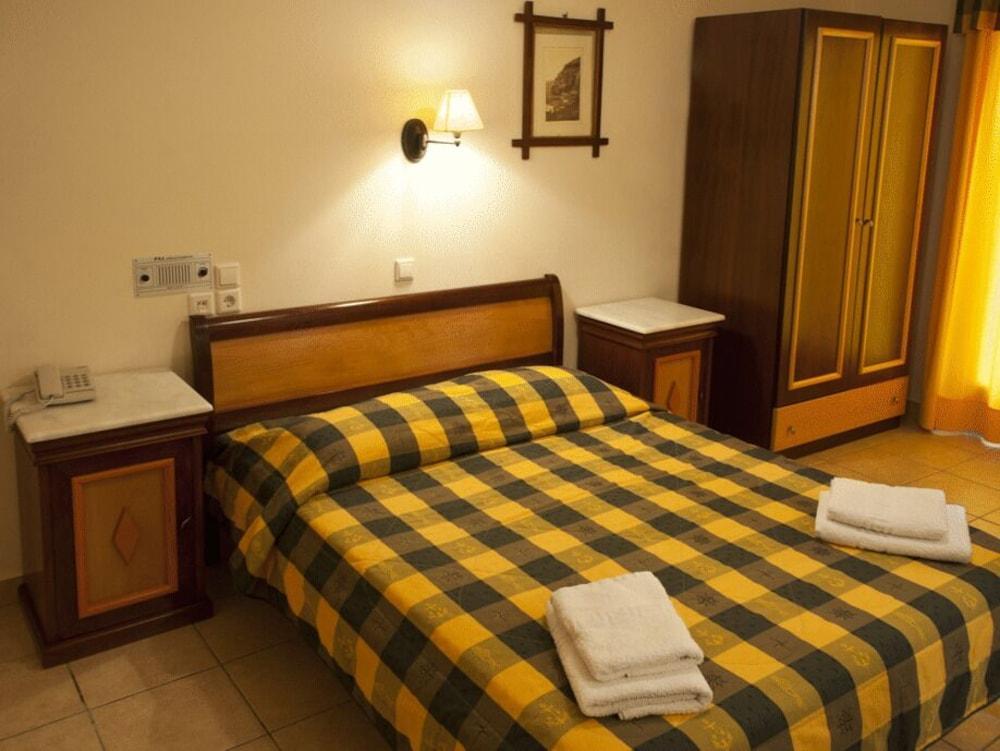Karidis Hotel Kamari  Exterior photo
